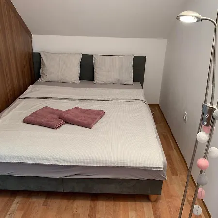 Apartman Na Horach - Karlov Pod Pradedem شقة